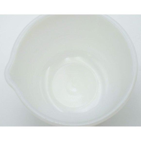 Mckee Glasbake Milkglass 6.5" Mixing Bowl with Spout for Sunbeam - Picture 3 of 5